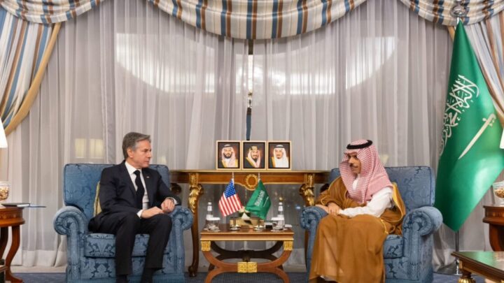 فيصل بن فرحان يبحث في واشنطن العلاقات الثنائية والتطورات الإقليمية