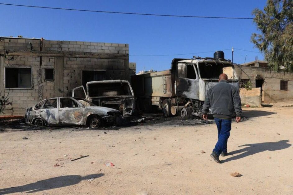 عاجل آثار الهجوم الذي نفذته عصابات المستوطنين برفقة قوات الاحتلال على قرية المغير شمال شرق رام الله يوم أمس.