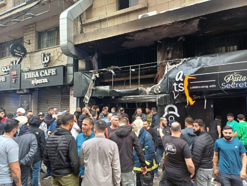 عاجل فوج اطفاء بيروت : 8 ضحايا قضوا اختناقاً وجريحان جراء الحريق داخل مطعم بشارة الخوري