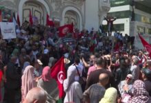 تونس | موجة توقيفات في تونس تشمل معلقين سياسيين اثنين ومقدم برامج وتظاهرة في العاصمة