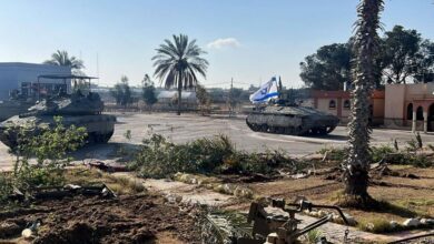 صحيفة عبرية: مصر قد تقلص العلاقات الدبلوماسية مع تل أبيب بسبب رفح
