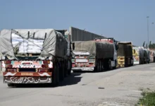 “عقاب” إسرائيلي لمجموعة تهاجم قافلات المساعدات المتجهة لغزة