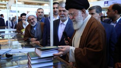معرض الكتاب الدولي الخامس والثلاثين في طهران: من الكتاب الذي قرأه الإمام الخامنئي في السّجن إلى كتاب «تل أبيب سقطت»
