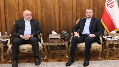 وزير الخارجية الإيرانية يؤكد على توسيع العلاقات مع لبنان