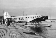 اخبار مترجمة : عثر الغواصون على بقايا طائرة فنلندية من الحرب العالمية الثانية أسقطها السوفييت | أخبار
