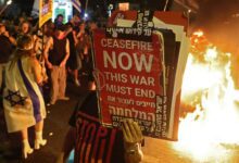اخبار مترجمة : &Quot;كل الفئران في الكنيست&Quot;: احتجاج جماهيري مناهض للحرب في إسرائيل | أخبار الصراع الإسرائيلي الفلسطيني