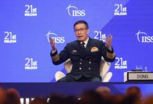 اخبار مترجمة :وزير الدفاع الصيني يحذر من &Quot;التدمير الذاتي&Quot; لأنصار تايوان