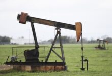أسعار النفط ترتفع وسط تفاؤل بزيادة الطلب
