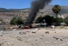 بالفيديو | حرائق ودمار في كريات شمونة بعد سقوط صواريخ أطلقت من لبنان