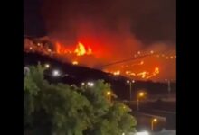 بالفيديو..اندلاع حريق ضخم بالقرب من قاعدة عسكرية صهيونية