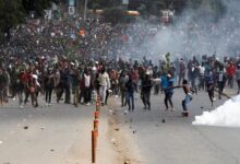 حريق داخل البرلمان.. قتلى وجرحى في إحتجاجات حاشدة في نيروبي