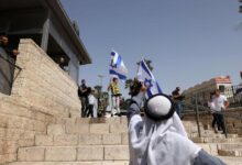 عشية ما يسمى “يوم القدس” – مسيرات وصلوات للمستوطنين ورفع الاعلام الإسرائيلية