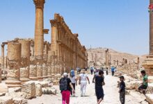 مجموعة سياحية لبنانية تزور مدينة تدمر الأثرية – S A N A