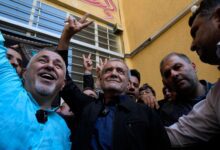 اخبار مترجمة :الإيرانيون ينتخبون المرشح الإصلاحي مسعود بزشكيان رئيسا للبلاد | انتخابات