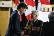 اخبار مترجمة :أول امرأة تصبح قائدة للقوات المسلحة الكندية
