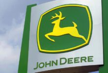 اخبار مترجمة :تراجعت شركة John Deere &Amp; Co. عن سياسات التنوع، بعد شركة Tractor Supply