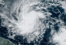 اخبار مترجمة :أصبح إعصار بيريل إعصارًا &Quot;خطيرًا للغاية&Quot; من الفئة الرابعة مع اقترابه من جزر الكاريبي