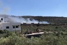 اخبار مترجمة :مستوطنون إسرائيليون يشعلون النيران في بساتين زيتون بالضفة الغربية المحتلة | الصراع الإسرائيلي الفلسطيني