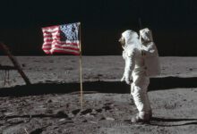 اخبار مترجمة :احتفالات القمر وأفلام القمر وحتى اكتمال القمر في الذكرى الخامسة والخمسين لهبوط أبولو 11