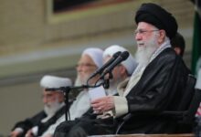 الإمام الخامنئي: على العالم اتخاذ قرار أكثر جديّة بشأن جرائم عصابة الكيان الصهيوني الإجرامي والإرهابي