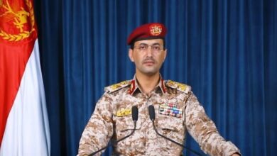 العميد سريع: القوات المسلحة اليمنية لن تتردد في ضرب أهداف الكيان الصهيوني الحيوية