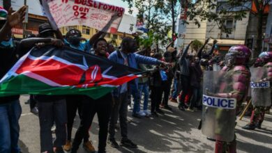 تجدد تظاهرات كينيا والشرطة تطلق الغاز المسيل للدموع في نيروبي