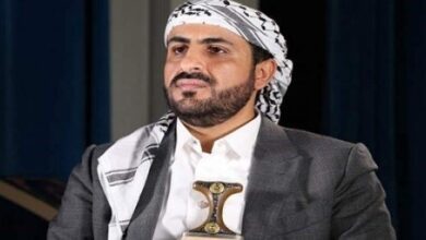 محمد عبدالسلام يصل طهران للمشاركة في مراسم اداء اليمين الدستورية للرئيس الإيراني