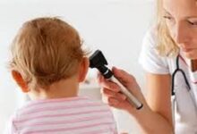 نصائح هامة من هيئة الدواء لمنع التهاب الأذن الحاد عند الأطفال
