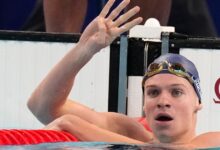 اخبار مترجمة :مارفيلوس مارشاند تفوز بالميدالية الذهبية الرابعة في السباحة الأولمبية، وماكيون يحقق الثنائية | أخبار أولمبياد باريس 2024