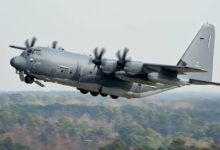اخبار مترجمة :طائرة هجومية من طراز Ac-130J تهاجم سفينة تابعة للبحرية الأمريكية أثناء مناورات حافة المحيط الهادئ