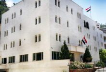 السفارة السورية في بيروت تنفي فرض رسوم على دخول اللبنانيين إلى الأراضي السورية
