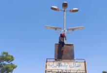 تركيب أجهزة إنارة بالطاقة الشمسية في بلدة الحمدانية بريف الرقة – S A N A