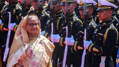 هروب رئيسة وزراء بنغلاديش عقب إعلان عسكري للجيش..أين وجهتها؟