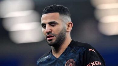 رياض محرز مهدد بالغياب عن الأهلي السعودي في موقعة النصر