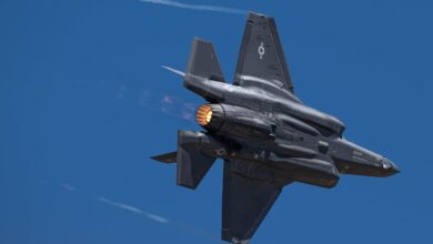 اخبار مترجمة :البنتاغون وشركة لوكهيد يتوصلان إلى اتفاق بشأن طائرات F-35 القادمة