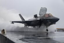 اخبار مترجمة :Marine Pilot Loses Command After Ejecting From F-35B That Kept Flying