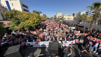 حشود أردنية غاضبة أمام سفارة شريك الكيان الأول بقتل الأطفال