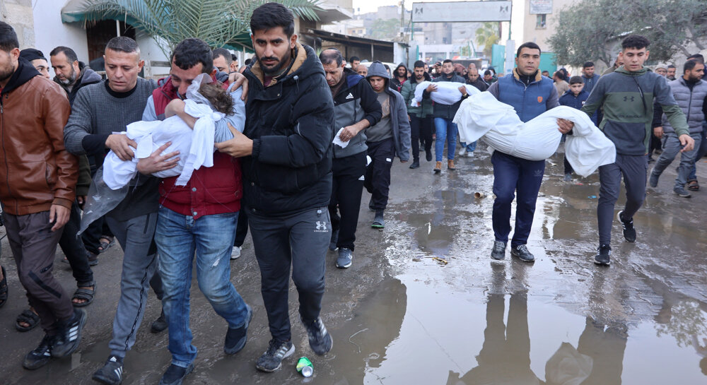 النظام الإسرائيلي يذبح 27 فلسطينياً آخرين في غزة