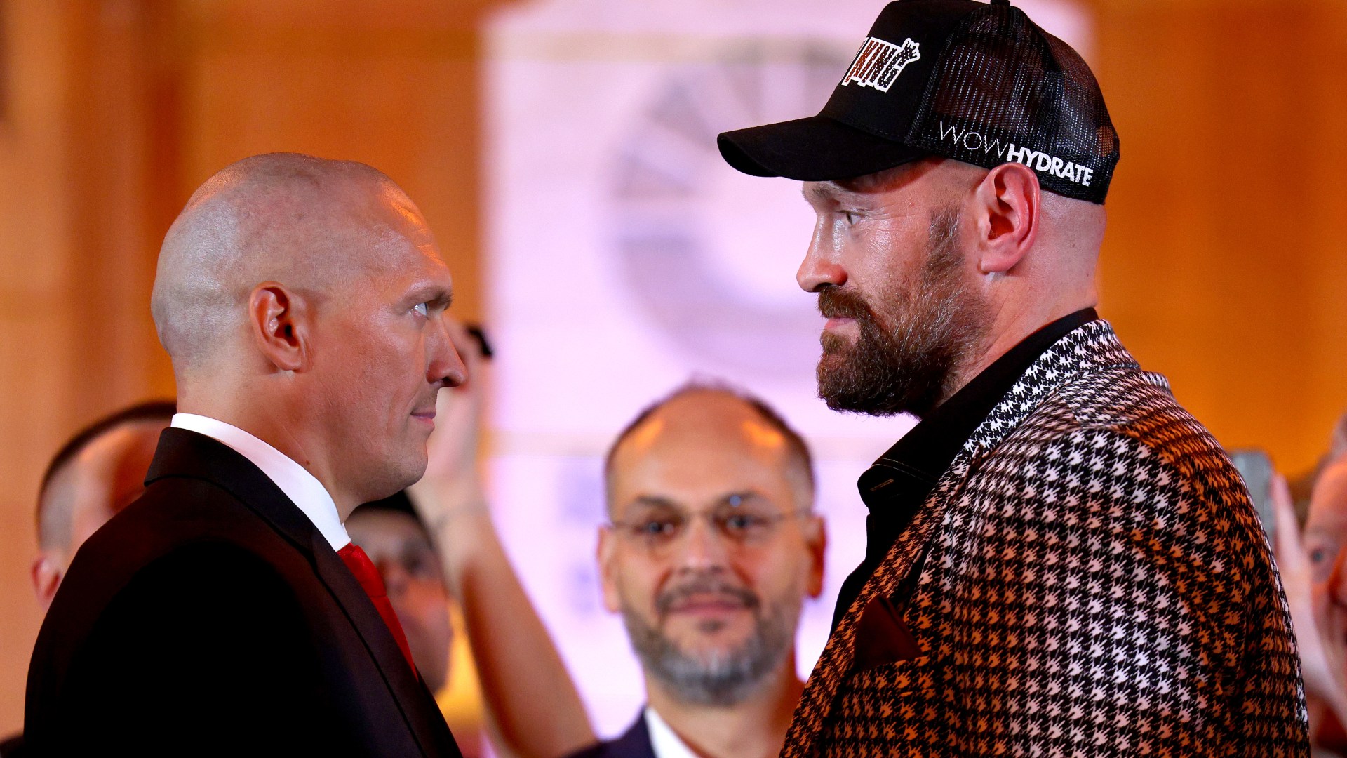 Tyson Fury vs Oleksandr Usyk 2: وقت البدء في المملكة المتحدة، قناة تلفزيونية، بث مباشر وبطاقة سفلية لمباراة العودة الضخمة للوزن الثقيل