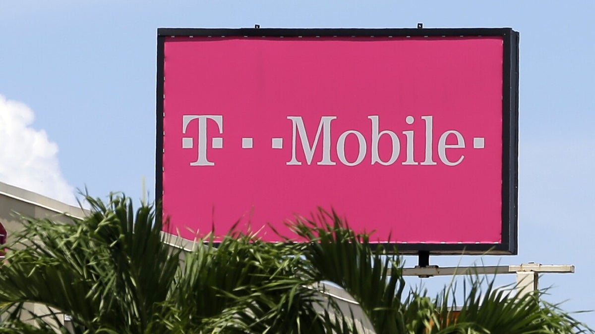 موظف T-Mobile يحطم الأمل في إطلاق عروضه الأكثر إثارة