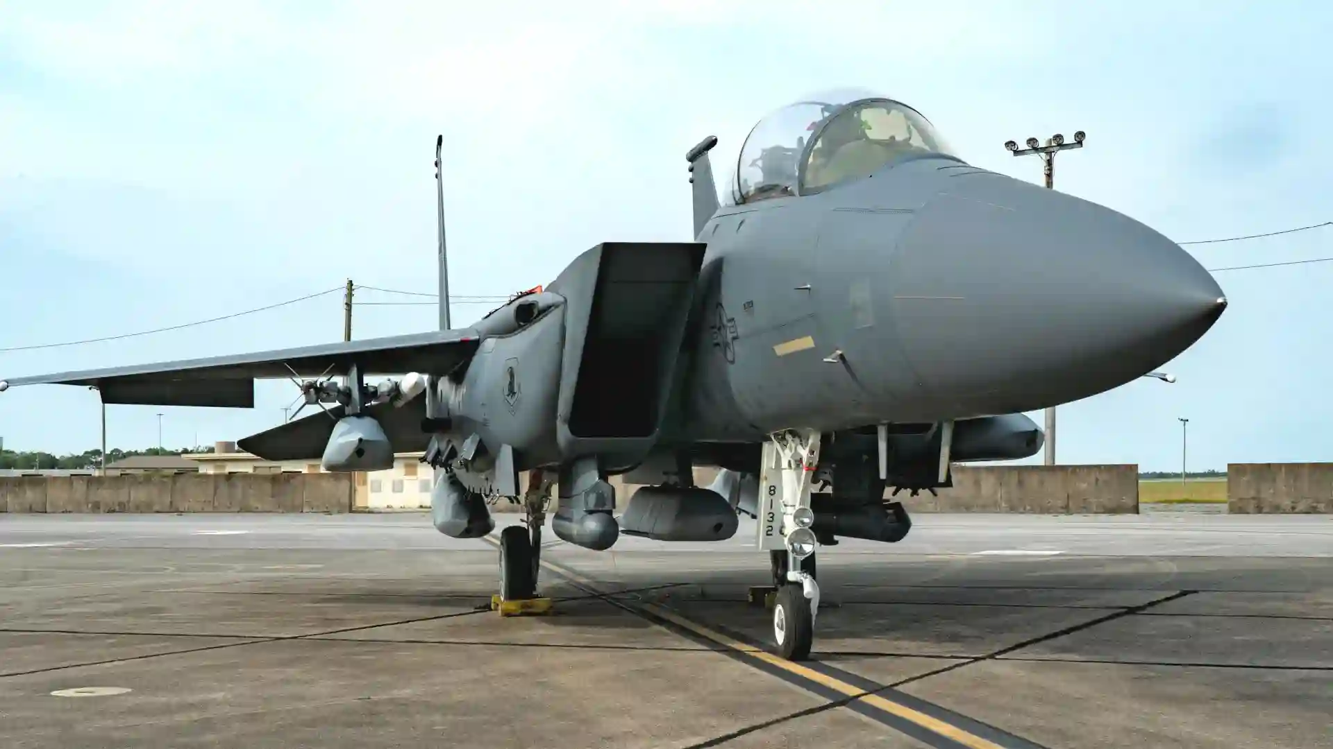 قتالات F-15EX و F-15E الأمريكية ستُجهَّز بصواريخ AGM-158C الشبحية بعيدة المدى المضادة للسفن: أسلحة مدمرة للسفن في حال عدم وجود خلاف بمحيط الهادئ