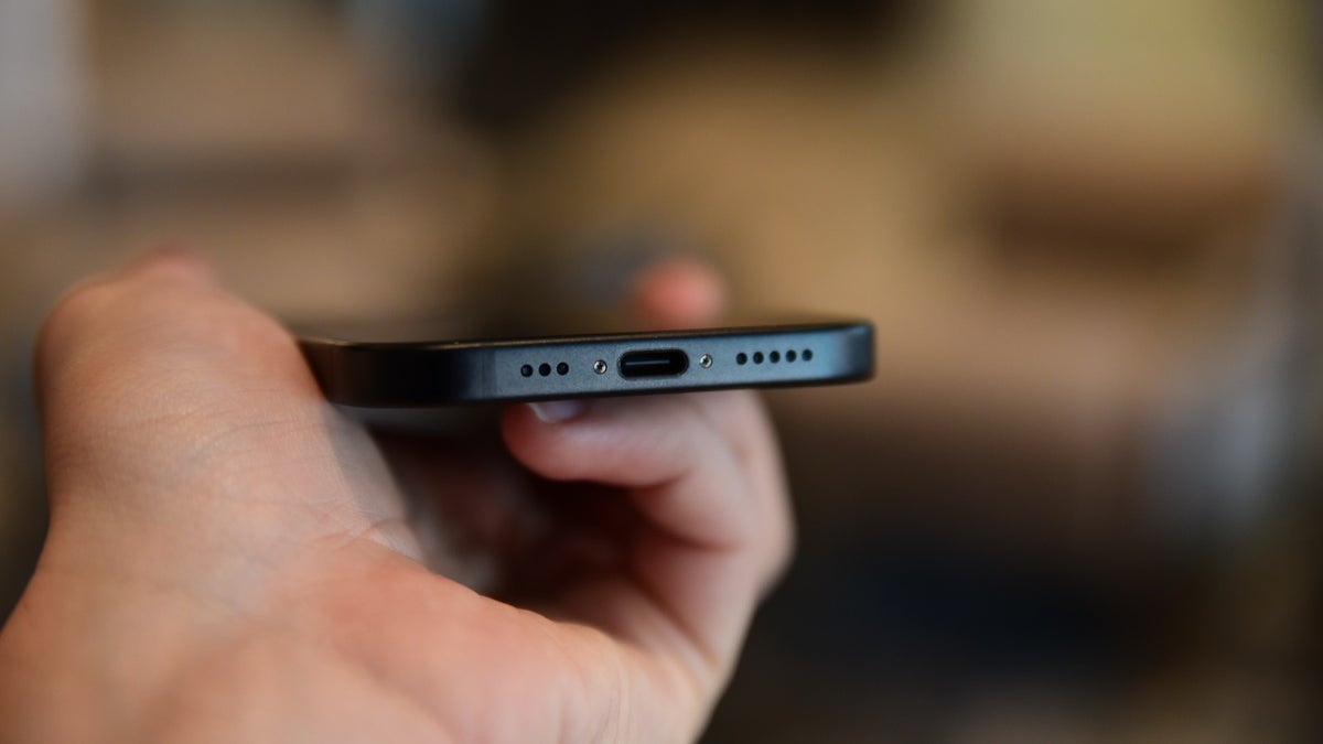 يثير اختراق منفذ USB-C الجديد لجهاز iPhone مخاوف أمنية