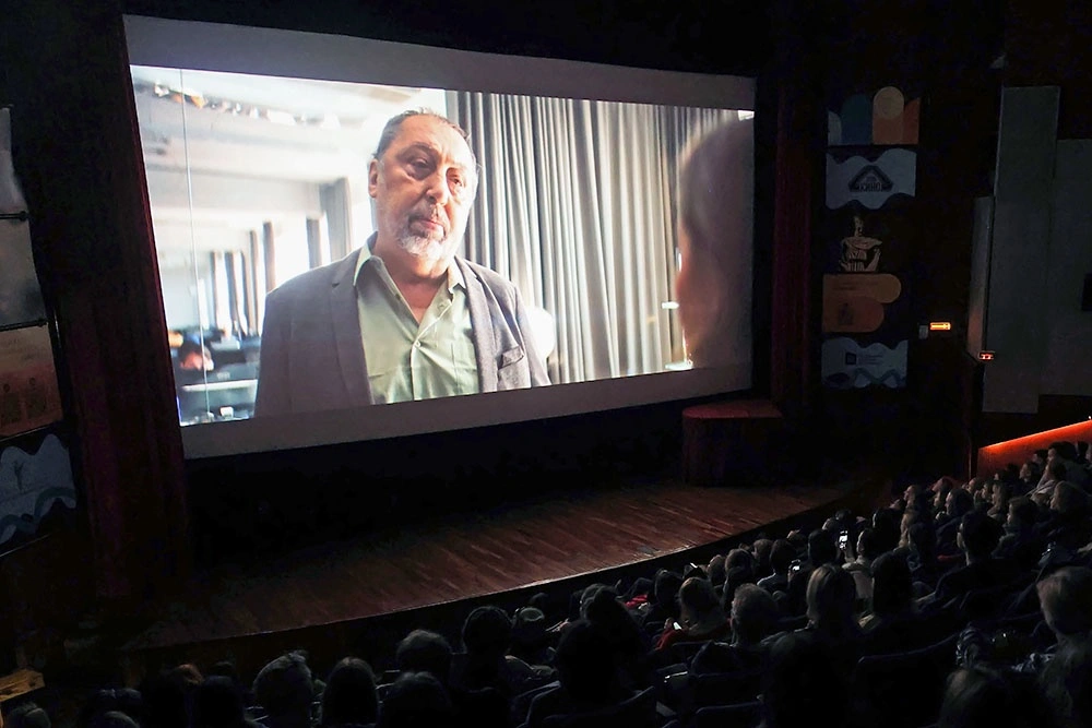 أقيم العرض الأول لفيلم “توليب” في يكاترينبورغ، حيث لعب نيكولاي كوليادا الدور الأخير