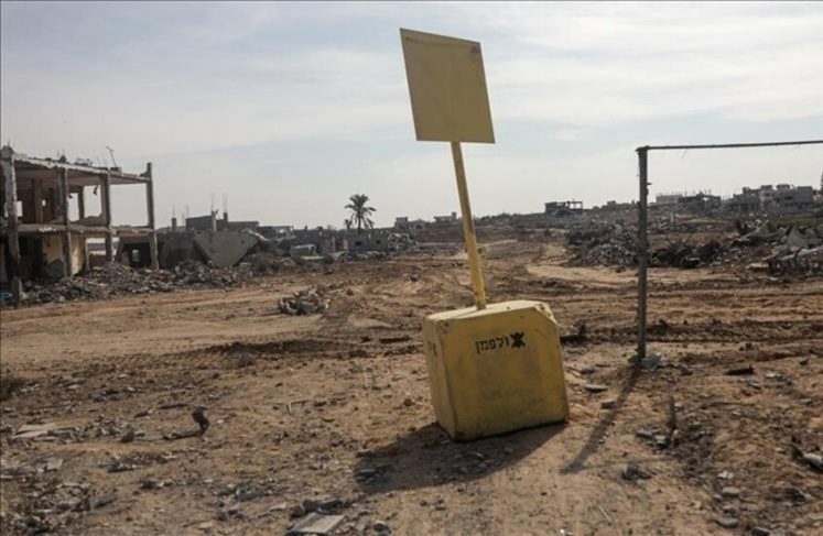 إسرائيل تحول “الخط الأصفر” في غزة إلى واقع دائم وتقيم 32 موقعا عسكريا