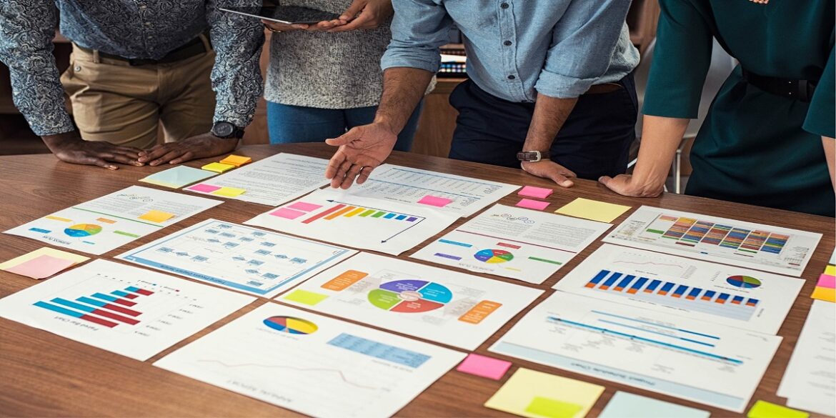 تراجع تاريخي في رفاهية العاملين الأمريكيين.. وثقة سوق العمل تهوي لأدنى مستوياتها