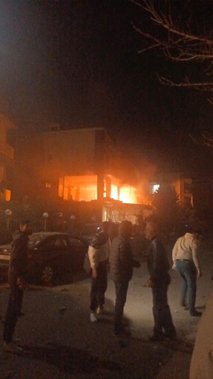غارة على شقة سكنية في منطقة عرمون في جبل لبنان