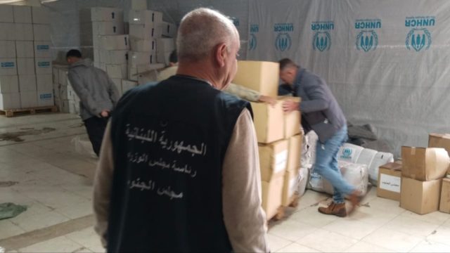 مجلس الجنوب يواصل توزيع الحصص الغذائية على العائلات النازحة في