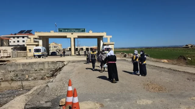 معبر العريضة يُفتح أمام السوريين سيراً على الأقدام