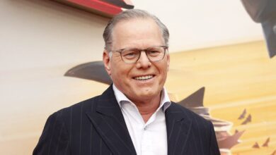 ديفيد زاسلاف WBD-Paramount يسلط الضوء على "المظلات الذهبية" للرئيس التنفيذي