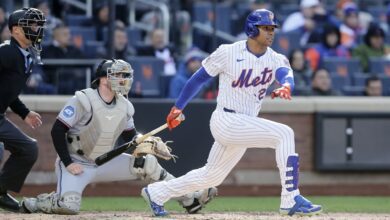 يواجه MLB تحولًا تاريخيًا مع اقتراب الإغلاق المحتمل وحقوق وسائل الإعلام وتغييرات الدوري